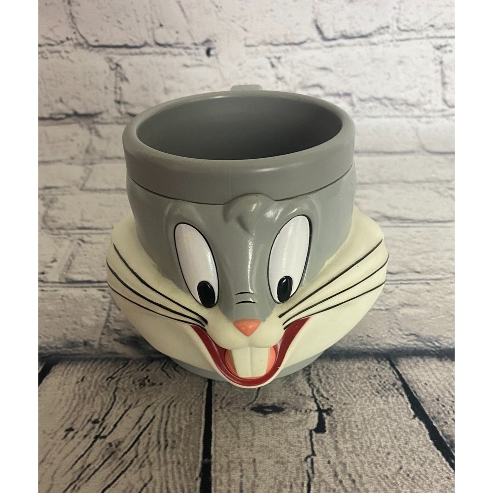 Vintage 1992 Warner Bros. Looney Tunes Bugs Bunny 3D Plastic Coffee Mug Gray